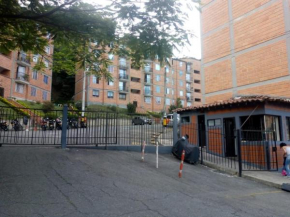 APARTAMENTO 201 AMPLIO Y CÓMODO Medellin 90 MTS